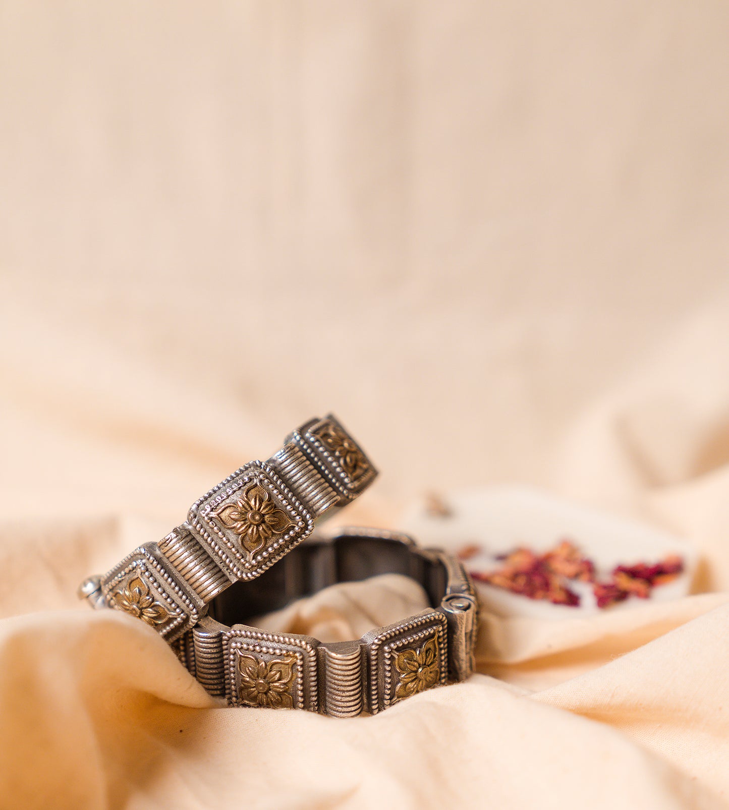 Flower Gold Silver Bangle