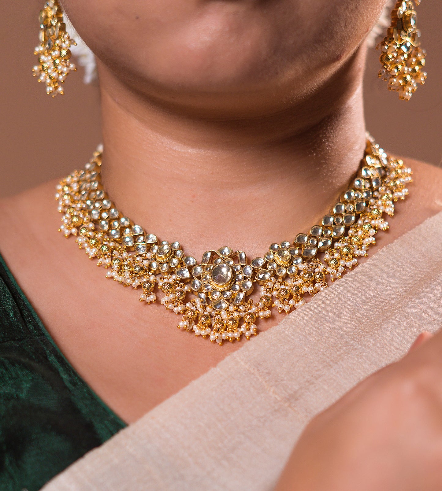 White Jadau Necklace