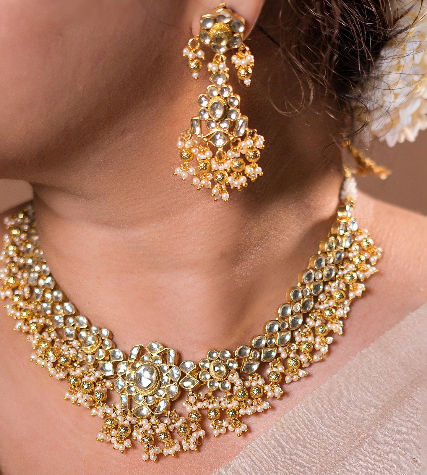 White Jadau Necklace